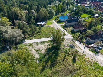 Prodám slunnou stavební parcelu o ploše 668 m² s možností
