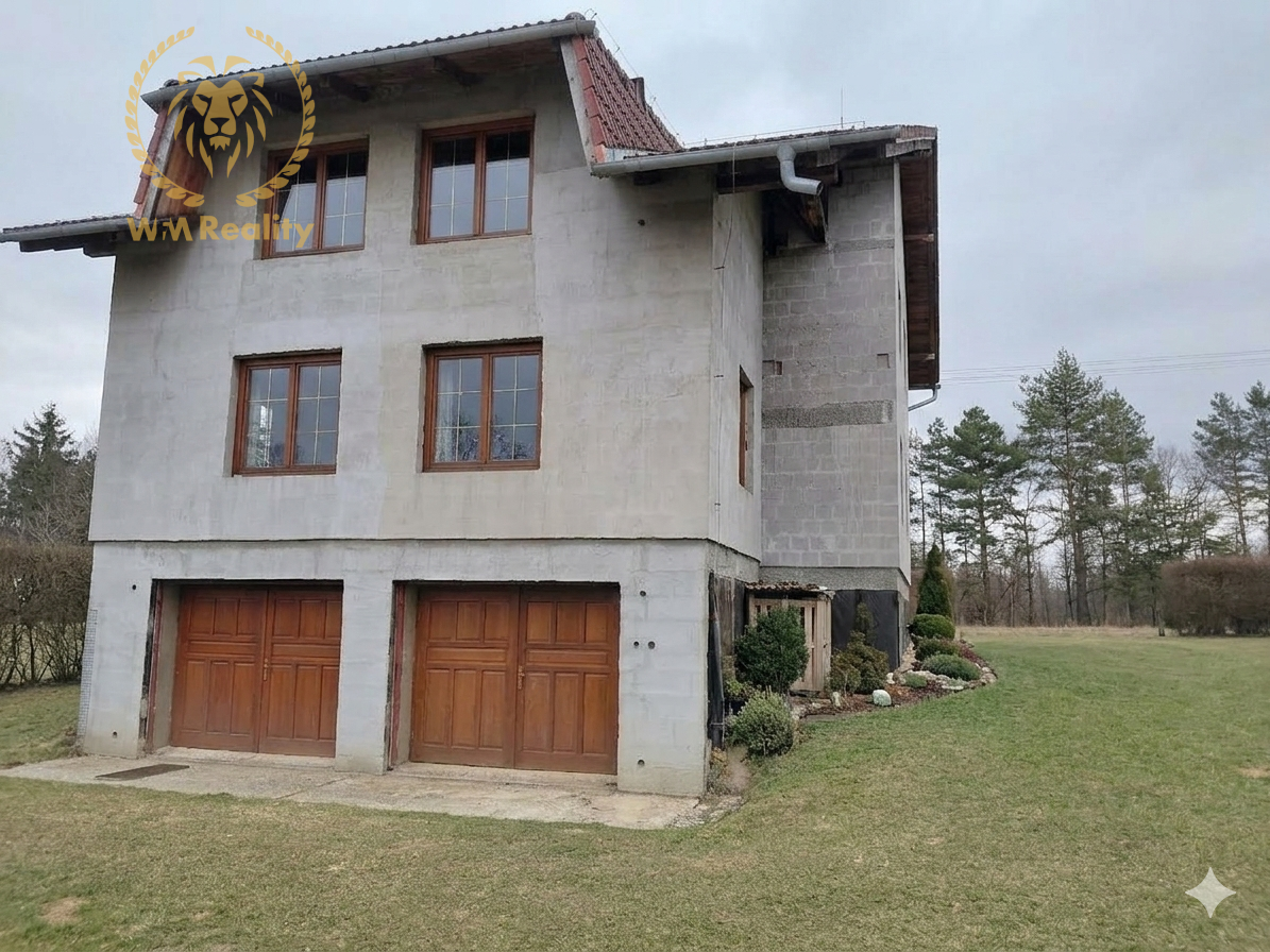 Na prodej dvougenerační rodinný dům na velkorysém pozemku