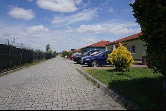 **📍 TOP LOKALIZACJA: SŁONECZNE JEZIORA - północ (Senec)