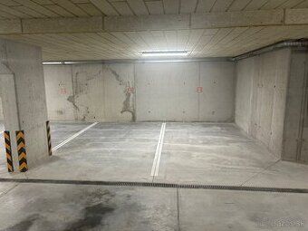 Pronajmu garáž cca 22 m² s elektrickým proudem, montážní