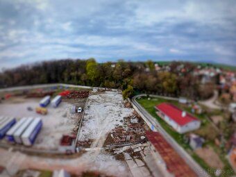 Wynajmę utwardzoną powierzchnię - Topoľčany, park