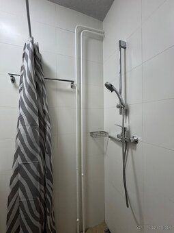 Nabízím k pronájmu moderní garsoniéru ve zvýšeném přízemí