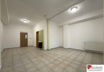 Na sprzedaż / długoterminowy wynajem: Atrakcyjna przestrzeń