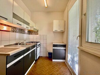 Nabízíme k prodeji 1+kk byt s lodžií a sklepem, na Novém