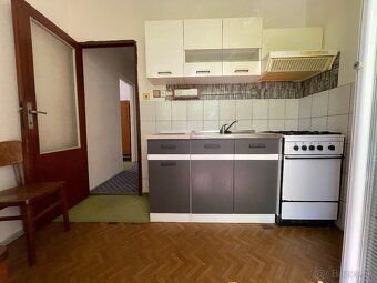 Nabízíme k prodeji 1+kk byt s lodžií a sklepem, na Novém