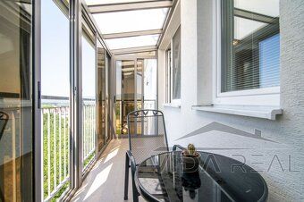 VIDA REAL offers for rent a new, 1.5 room apartment in a 3