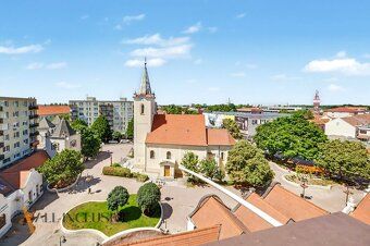Agencja nieruchomości ALL INCLUSIVE REAL oferuje na