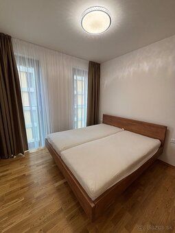✨ CHARMING 3-ROOM APARTMENT IN THE METROPOLIS – DOWNTOWN