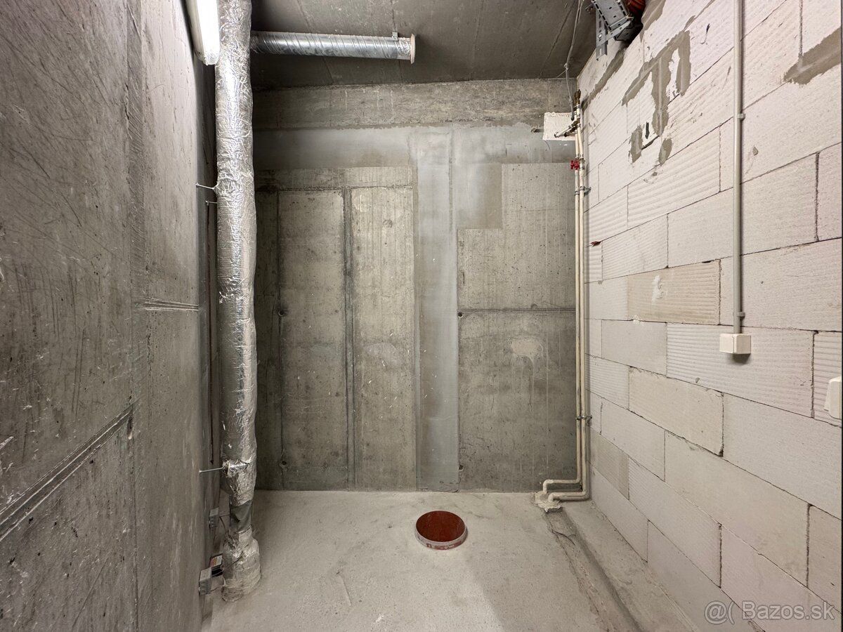 Pronajmu bezpečný zděný skladový prostor o velikosti 4,5 m²
