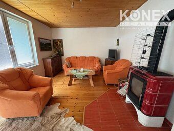 ID:4364 We offer for sale a cozy and tastefully renovated