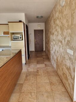 We offer for sale a spacious and bright attic 3-room