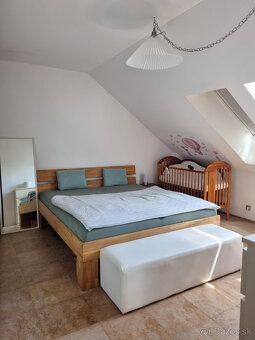 We offer for sale a spacious and bright attic 3-room