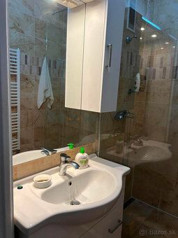 I offer for rent a pleasant 3 room apartment in Old Town