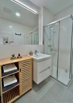 Ponúkame priamo od majiteľa elegantný 2-izbový byt, s rozloh
