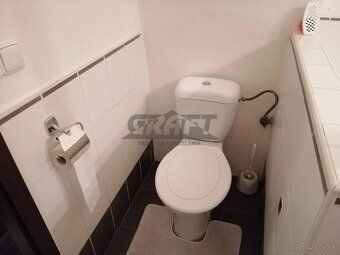 Oferujemy do wynajęcia przestronny 4-pokojowy apartament