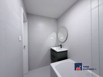 Oferuję na sprzedaż przestronny 3-pokojowy apartament przy