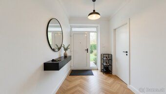 AVE estate oferuje na sprzedaż luksusowy 5-pokojowy dom