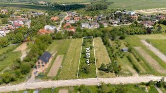 We offer for sale a sunny building plot of 864 m² in the