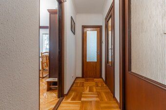 Agentura Baboń TRE oferuje na sprzedaż przyjemny 3-pokojowe