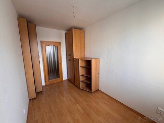 Продається сонячна 4-кімнатна квартира на вулиці М. Бела