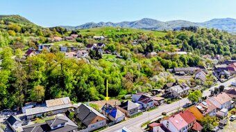 Nabízíme k prodeji slunnou stavební parcelu o celkové ploše