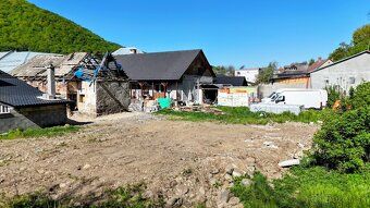 Nabízíme k prodeji slunnou stavební parcelu o celkové ploše