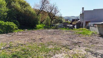 Nabízíme k prodeji slunnou stavební parcelu o celkové ploše