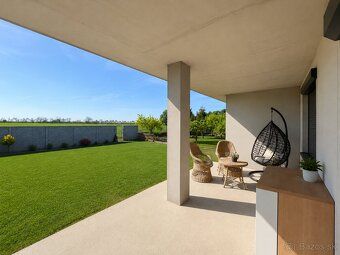 We offer for sale a modern low-energy 4-bedroom family