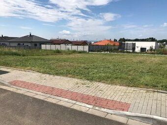 Nabízíme k prodeji pozemek o celkové výměře 1110 m2 v
