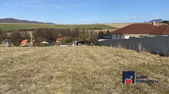 StorkReal oferuje piękną działkę budowlaną o powierzchni