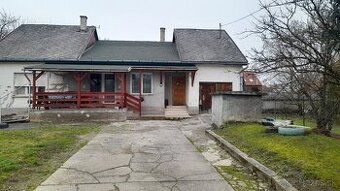 Sell family house with 2 apartment units located near the