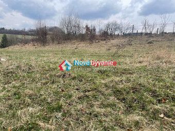 Oferujemy na sprzedaż budowlaną działkę w pięknej i cichej