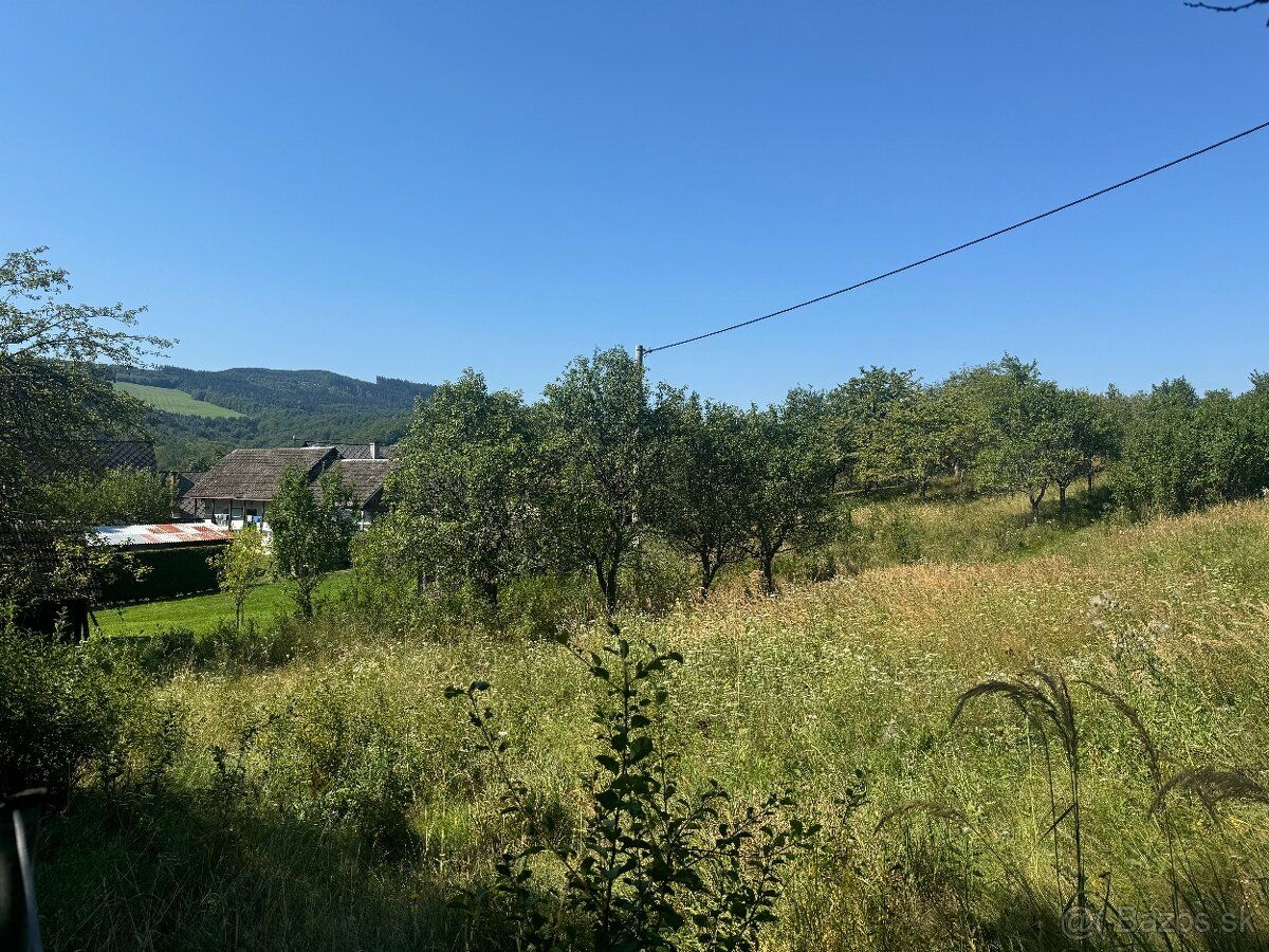 Oferujemy na sprzedaż budowlaną działkę w pięknej i cichej