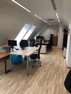 Nabízíme k pronájmu kancelářské prostory v centru města na
