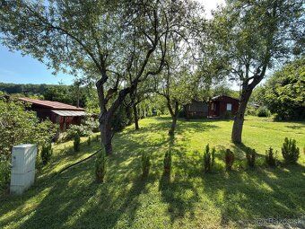 I am selling a well-maintained garden behind the swimming