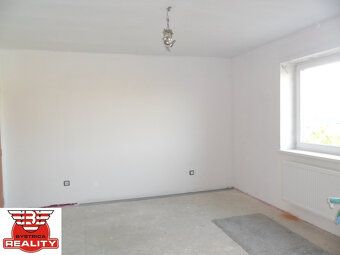 Nabízíme k prodeji nadstandardní bydlení 5-pokojový rodinný