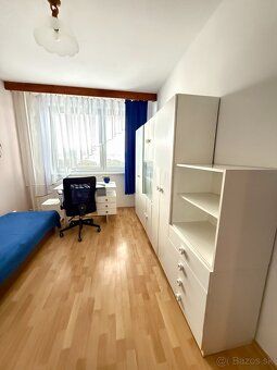 Ponúkame na prenájom 3-izbový byt na 5. poschodí v obľúbenej