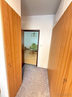 Ponúkame na prenájom 3-izbový byt na 5. poschodí v obľúbenej
