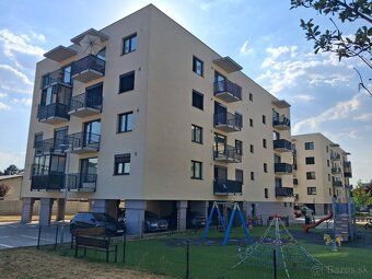Nabízím dlouhodobý pronájem kompletně zařízeného