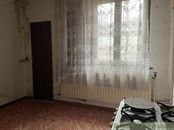 Prostorný dům vhodný na kompletní rekonstrukci se nachází v
