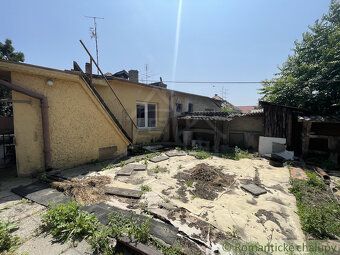 We offer for sale a spacious building plot with an area of