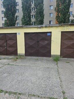 REWIN Realty offers you a garage for sale with a pit and