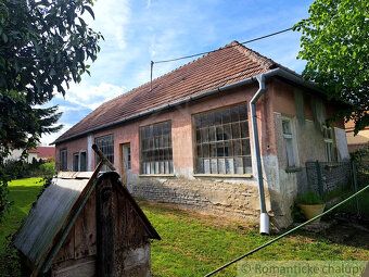 Pozemek o ploše 928 m2 se nachází v klidné ulici v zástavbě