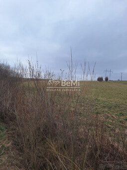 Typ: Pozemky - bývanie Ulice: . Obec: Galovany ID