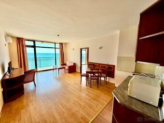 Luxusní byt v první linii u moře – Sveti Vlas | 95 m² |