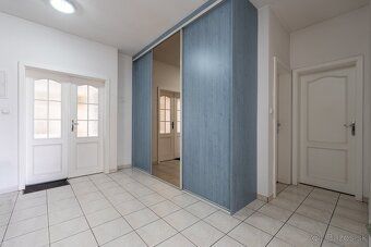 NA SPRZEDAŻ I Agencja nieruchomości ZARA PROPERTIES oferuje