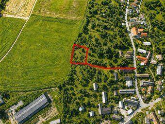 Prodám stavební pozemek v intravilánu obce Červenica, okres