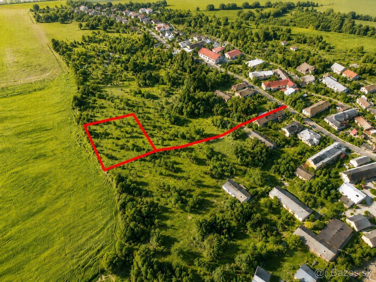 Prodám stavební pozemek v intravilánu obce Červenica, okres