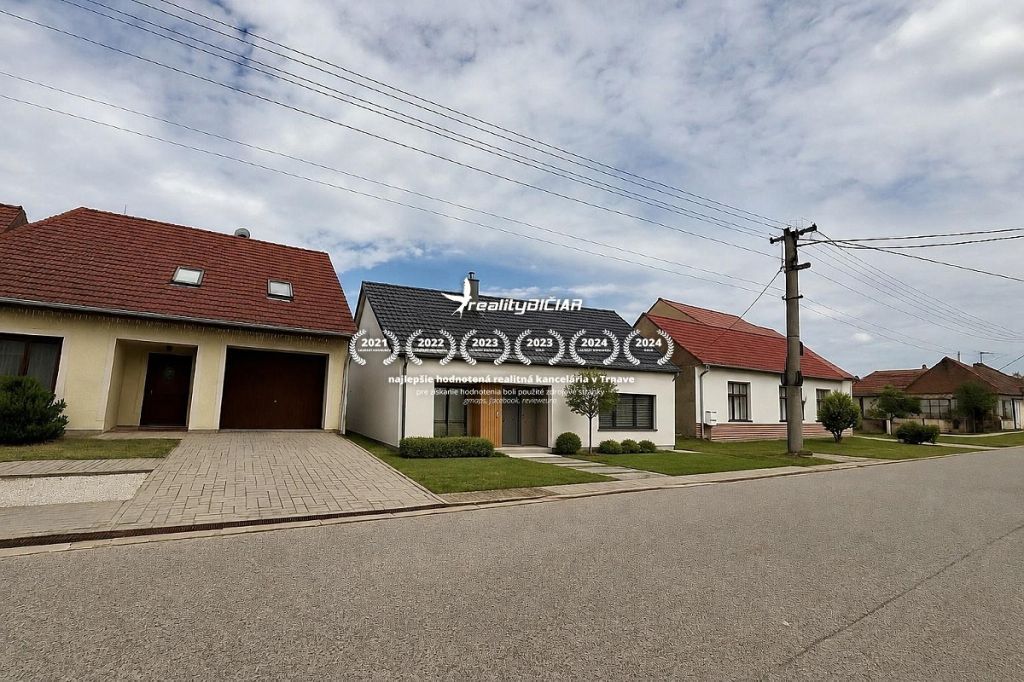 Agencja nieruchomości BIČIAR oferuje na sprzedaż działkę