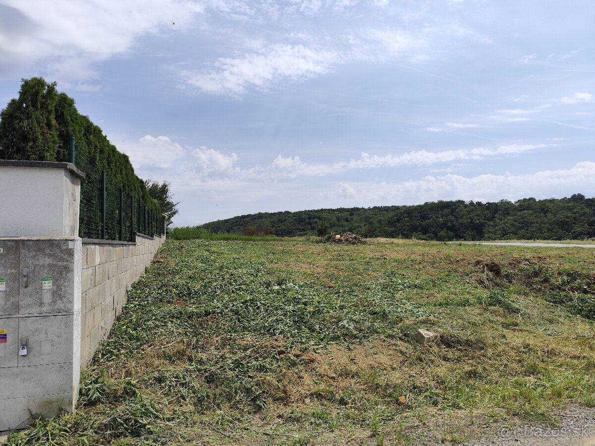 DOM NA PRODEJ - prodává se, exkluzivně zastupován, rovná